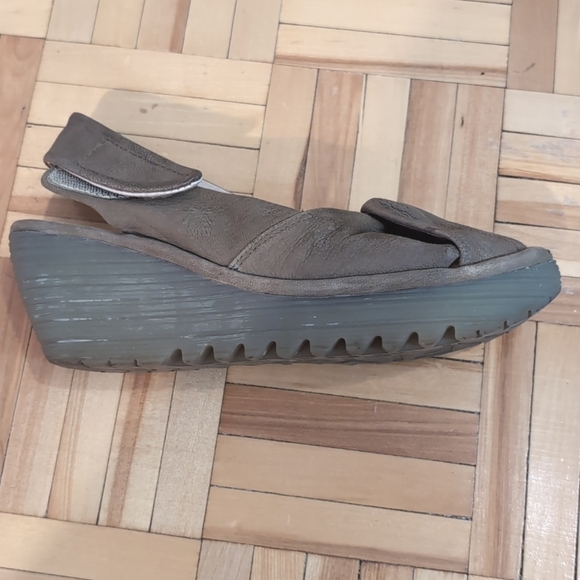 Fly London Yakin leather twist strap wedges size 38 - Picture 6 of 10